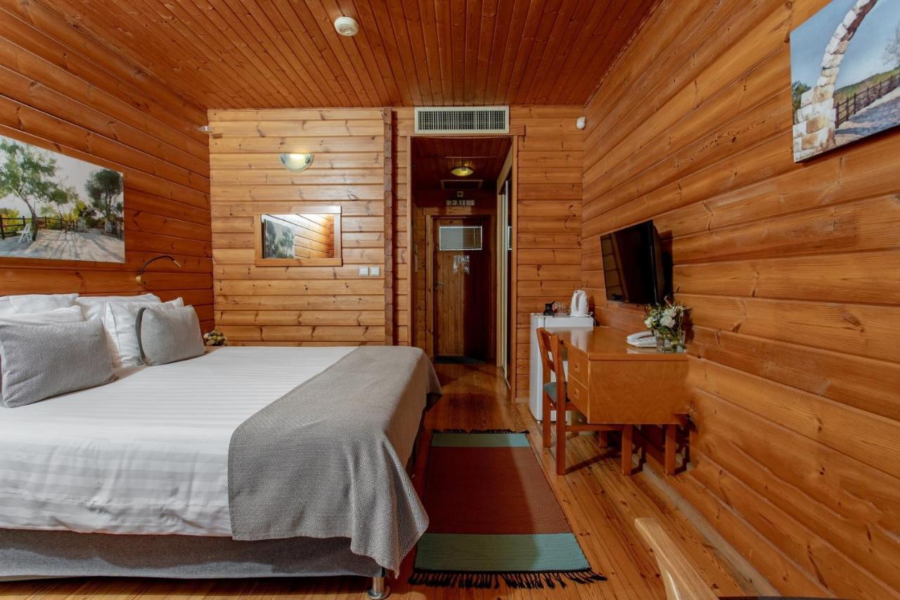 Logos Hotel In Yad Hashmona Luaran gambar
