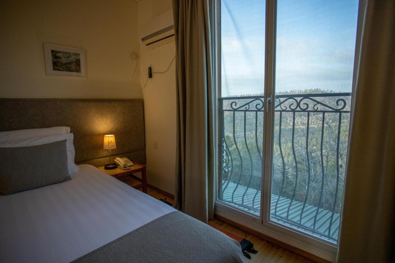 Logos Hotel In Yad Hashmona Luaran gambar
